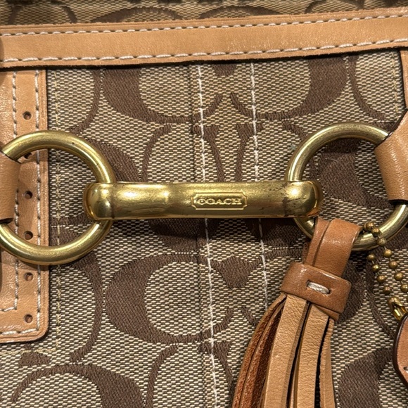 Coach Hampton Signature Satchel - Picture 3 of 12